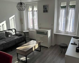Plein centre - Malesherbes - Salon