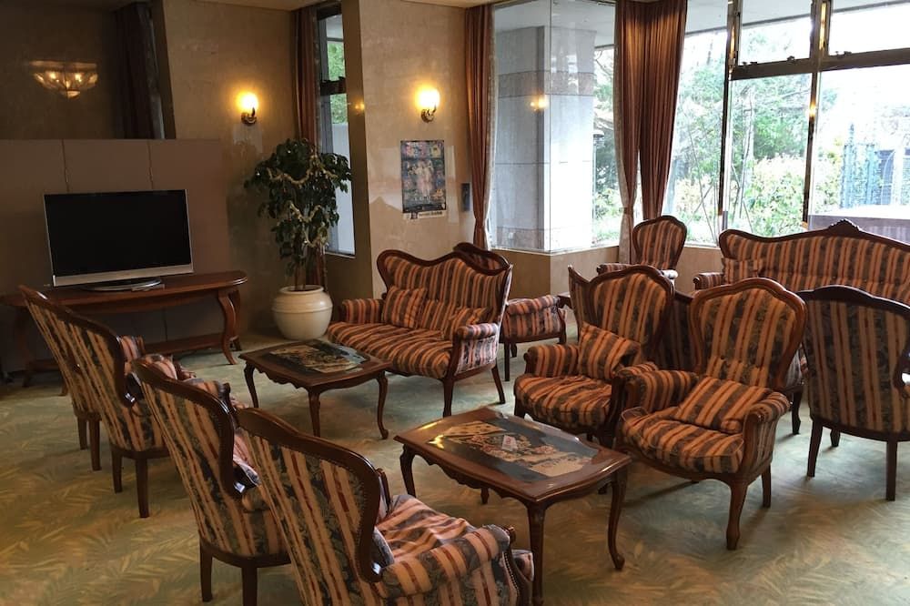 Breezbay Hotel & Resort Gero - Gero - Лаунж