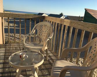 Beachfront White Sands - North Truro - Balkon