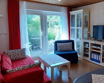 Herms, Apartment - Apartment, shower, toilet - Bad Segeberg - Wohnzimmer