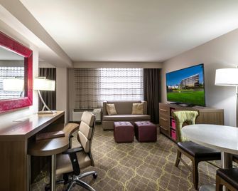 DoubleTree by Hilton Hotel Winston Salem - University - Winston-Salem - Sala de estar
