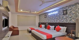 Hotel Sadbhav - Ahmedabad - Bedroom