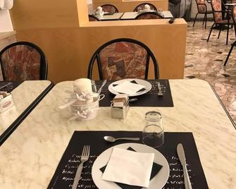Hotel Villa Merope - Rimini - Restaurant