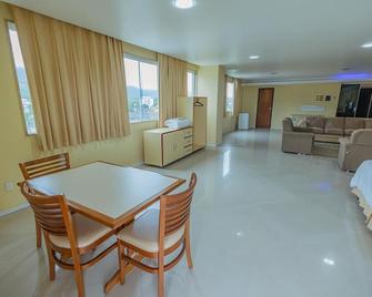 Itacuruçá Plaza Hotel - Mangaratiba - Eetruimte