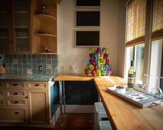 The Greenlake Bungalow - Center Of Seattle - Seattle - Kitchen
