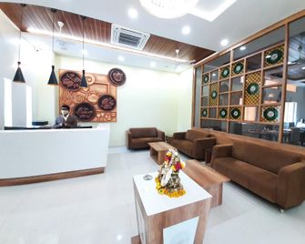 Hotel Almond - Jālna - Lobby