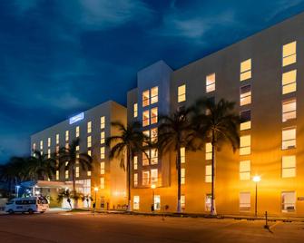 City Express by Marriott Ciudad del Carmen - Ciudad del Carmen - Building