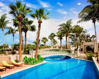 Sheraton Jeddah Hotel - Jedda - Piscina