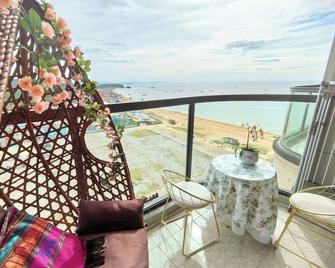 2-bedroom loft, with kitchen, and supreme sea view - Weihai - Balcony