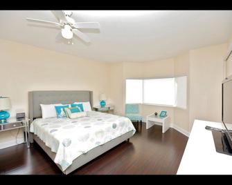 Tidewater Beach Resort by Panhandle Getaways - Panama City Beach - Habitación