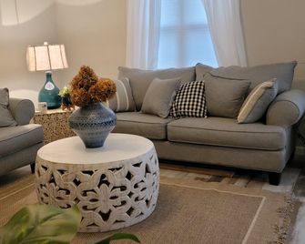 Charming Cottage in the Heart of Catskill & Pet Friendly - Catskill - Sala de estar