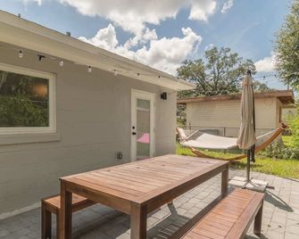 Tiny home near downtown w/ outdoor patio - Orlando - Patio