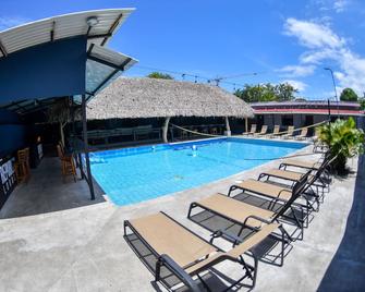 Republik Hotel, Bistro and Nightclub on Site - Jaco - Zwembad