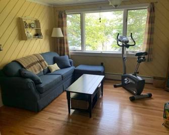 Bog Lake Cove (Downeast Maine 4-bedroom retreat) - Machias - Sala de estar