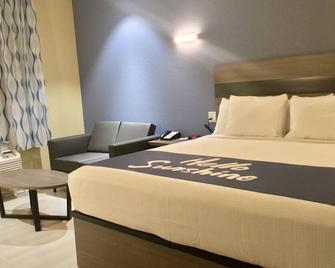 Days Inn by Wyndham Freeport - Freeport - Habitación