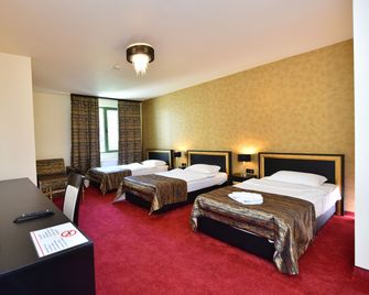 Hotel Elegance - Stara Zagora - Bedroom