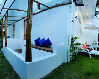 Islandway Etos - Guraidhoo - Binnenhof