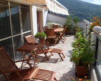 Holiday house in Italy, quietly but not lonely, wonderful view to the sea - Falerna - Balcone