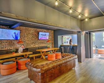 Never at Home Green Point - קייפ טאון - טרקלין