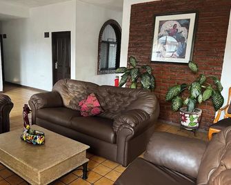 Hotel Los Arcos - Parral - Living room