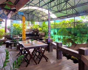 Rayong Lanna Hotel - Rayong - Patio