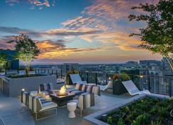 LIV Luxure |living In Deluxe 2bd 2bth Luxury |pool - Reston - Balcón