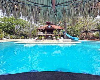 Surf Ranch Hotel & Resort - סן חואן דל סור - בריכה