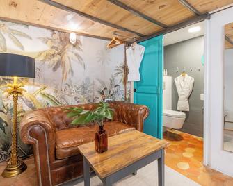 Dog Admiral - Urban Guest House - Palma - Sala de estar
