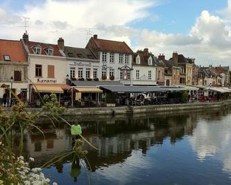 Zeninpicardie Vacation Rentals Amiens Somme Wwi 100m² - Dury - Edificio