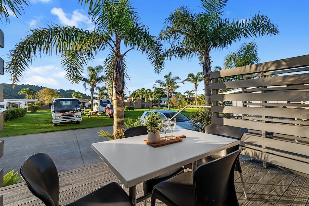 Beachaven Top 10 Holiday Park - וואיהי ביץ' - פטיו
