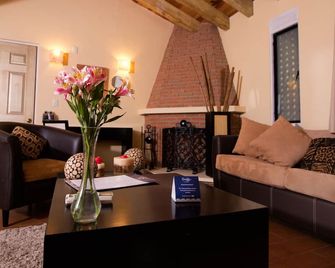 Hotel Misión Grand Valle De Bravo - Valle de Bravo - Sala de estar