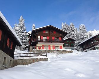 Chalet Bergpieper, Swiss chalet-style apartment with a dream view - Riederalp - Bâtiment