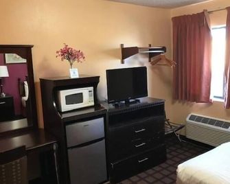 Holiday Lodge - Pittsburg