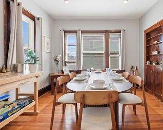 Spacious/Historic 3br Between Scranton & Wilkes-Barre - Pittston - Dining room