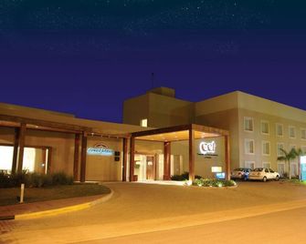 Howard Johnson by Wyndham Rio Cuarto Casino - Río Cuarto - Gebouw