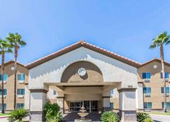 Comfort Suites Bakersfield - Bakersfield - Rakennus