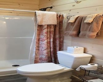 Location, Location, This Cottage Is One Of The Most Sought After Vacation Rental - Black Mountain