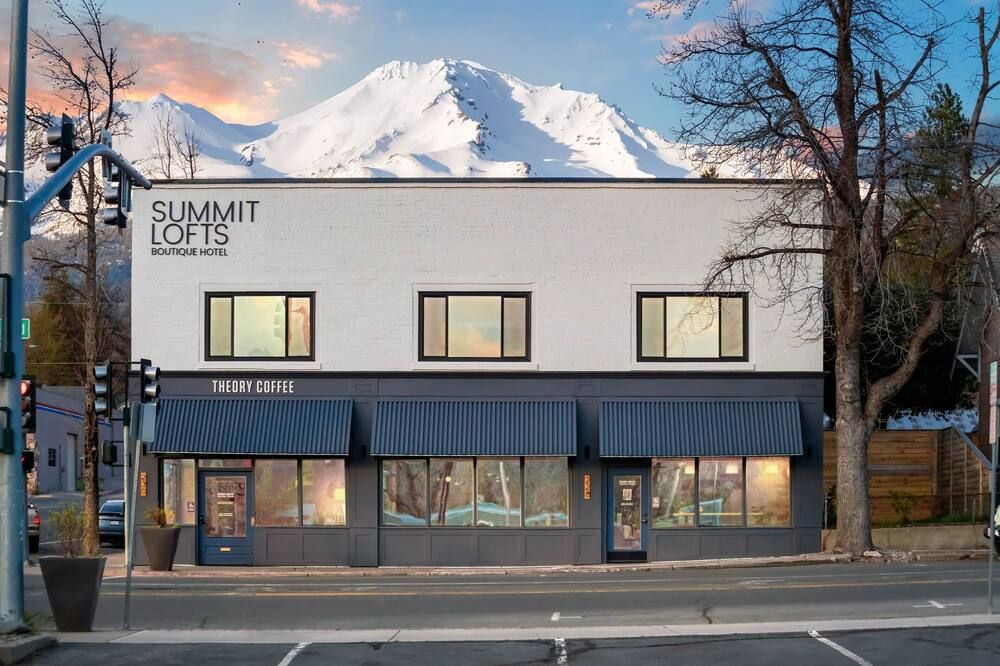 Summit Lofts, Mt Shasta, View of Lava Dome Volcano #208 - Mount Shasta - Edificio
