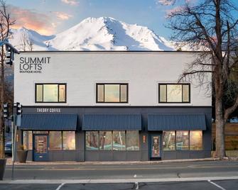 Summit Lofts, Downtown Mt Shasta, Queen Bed, #208 - Mount Shasta - Building