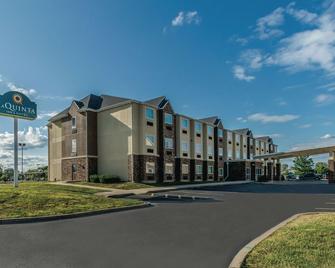 La Quinta Inn & Suites by Wyndham Collinsville - St. Louis - Collinsville - Gebäude