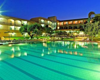 瑪麗安娜宮飯店 - 科林比亞 - 游泳池