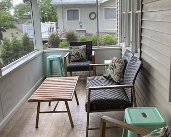 Keuka Lake House - East Side - Sunsets and Gorgeous Views - Barrington (Nueva York) - Balcón