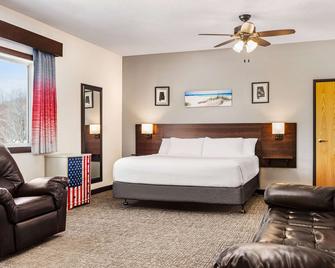 Ramada by Wyndham Richland Center - Richland Center - Bedroom