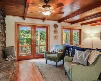 Austin Landing - Cazadero - Living room