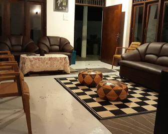 50 Meter to the Beach - Private Villa - Matara - Living room