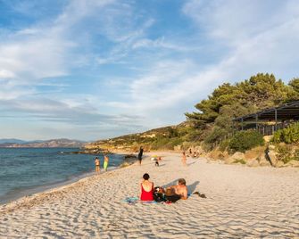 Joseph Charles - L'Île-Rousse - Playa
