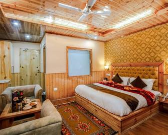 Hukam's Holiday Home - Kasol - Bedroom