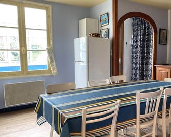 Maison à 350m plage avec jardin sud et WIFI à Trégastel - FR-1-368-437 - Tregastel - Eetruimte