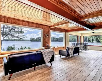Timber Lodge Retreat - Rhinelander - Sala de estar