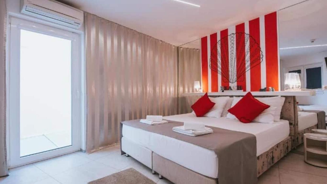 Avis Hotel